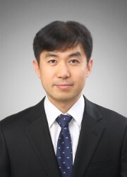 김영갑 교수