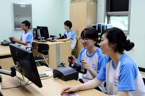 조종사 체험 (사진: 한국항공대 제공)