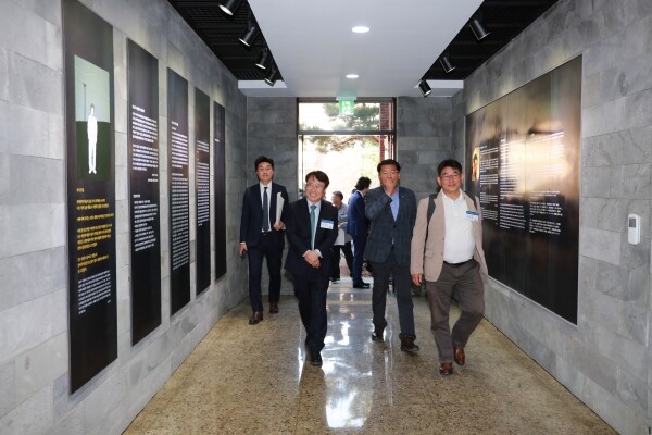 김남주 시인 기념홀이 5월 3일 전남대학교(총장 정병석) 인문대학 1호관에서 개관했다. (사진: 전남대 제공)
