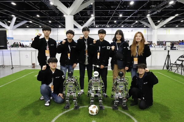 세계로봇대회 ‘RoboCup 2019’에서 3개 부문 수상한 광운대 로빛(Roːbit)‘ (사진: 광운대 제공)