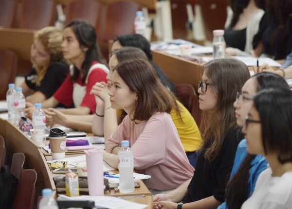 건국대학교(총장 민상기)는 국립국제교육원에서 주최하는 중앙아시아 국가 우수대학생 초청연수 운영대학으로 선정돼, 7월 11일부터 8월 14일까지 5주간 한국문화와 리더십을 배울 수 있는 프로그램을 진행한다. (사진: 건국대 제공)