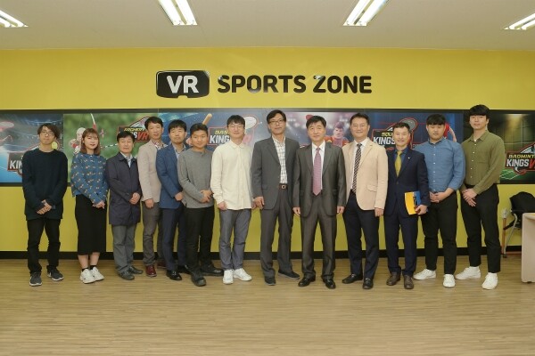 학생 복지를 위해 KT(회장 황창규)와 샵인샵 구축 계약을 체결한 한동대는 학생회관 2층에 KT VR 체험존을 도입, 10월 22일 개원식을 진행했다. (사진: 한동대 제공)