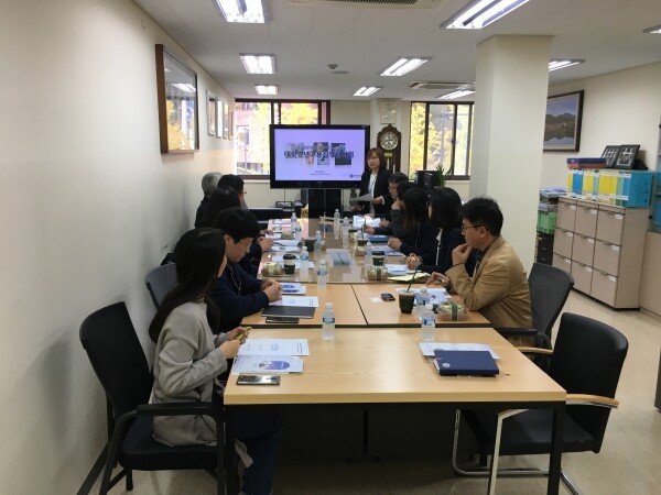 연세대학교(총장 김용학) 미래캠퍼스 대학일자리센터(센터장 이상인)가 10월 23일 오후 3시, 학생회관 2층 C-cafe에서 ‘원주지역 대학청년고용실무협의회(이하 ‘협의회’)’를 구성하고 1차 회의를 개최했다. (사진: 연세대 제공)