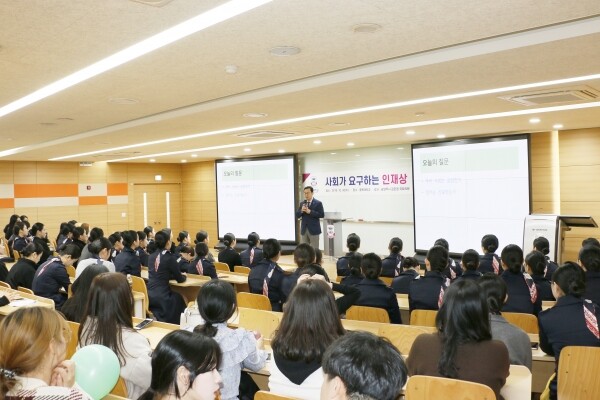 경복대학교는 10월 30일 남양주캠퍼스 선덕관 지성인홀에서 김한정 국회의원(더불어민주당, 남양주을)을 초청해 특강을 진행했다. (사진: 경복대 제공)