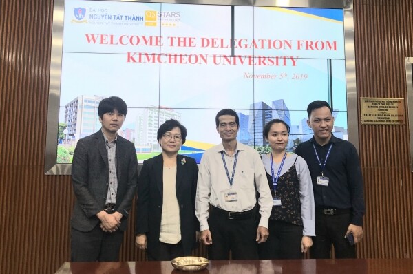 김천대학교(총장 윤옥현) 국제교류처(처장 이은숙) 방문단 일행은 11월 2일부터 6일까지 베트남 호치민에 소재한 대학 및 교육기관을 방문했다. (사진: 김천대 제공)