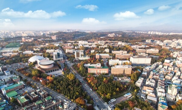 전북대학교가 지난 16일 발표된 ‘2019 대학평가’에서 거점국립대 2위를 차지했다.