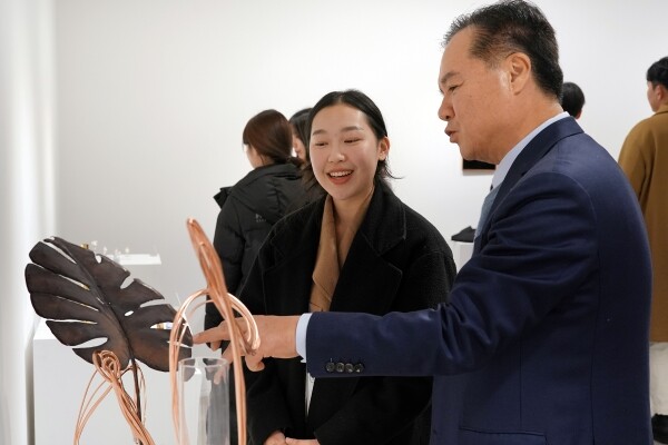 서울과학기술대학교(총장 이동훈, 이하 서울과기대)가 학부생의 우수작품을 전시하는 스타트업 아트페어)를 개최했다. (사진: 서울과기대 제공)