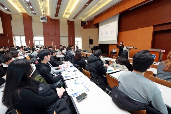 삼육대학교(총장 김성익) 대학일자리본부(본부장 오덕신)는 1월 17일 교내 백주년기념관 장근청홀에서 올해 입학하는 예비 신입생을 대상으로 어학설명회를 개최했다. (사진: 삼육대 제공)