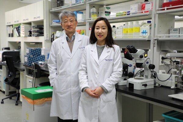 문제일 교수(좌), 제1저자 김재연 박사과정생