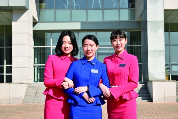 (좌측부터) 장지혜(영어영문 17), 최가은(산업디자인 18), 김주현(중국어문문화 18) 씨