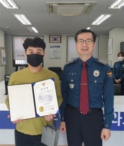 (왼쪽) 강한중 씨, 임상준 군산경살처장