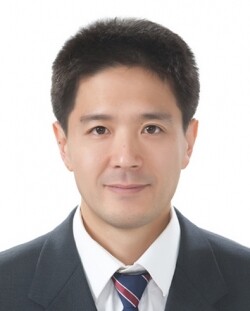 강유 교수