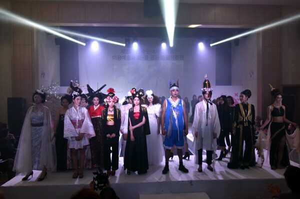 수원여대 미용예술과 졸업작품전 모습