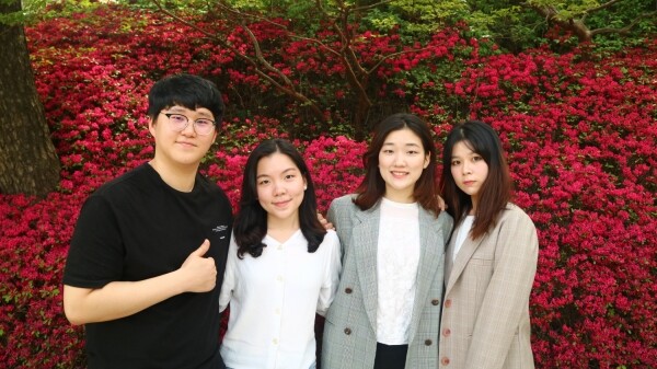 왼쪽부터 김대은(경영15), 박재은(경영16), 이주영(경영17), 신예인(경영15) 학생 (사진: 고려대 제공)