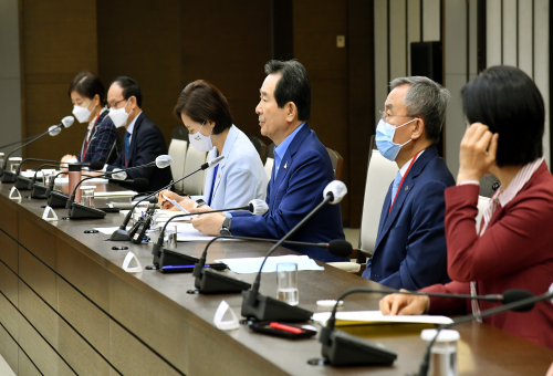 정부는 19일 정부세종청사에서 정세균 국무총리 주재로 ‘제4차 국가산학연협력위원회’를 개최했다.(사진 = 국무조정실)