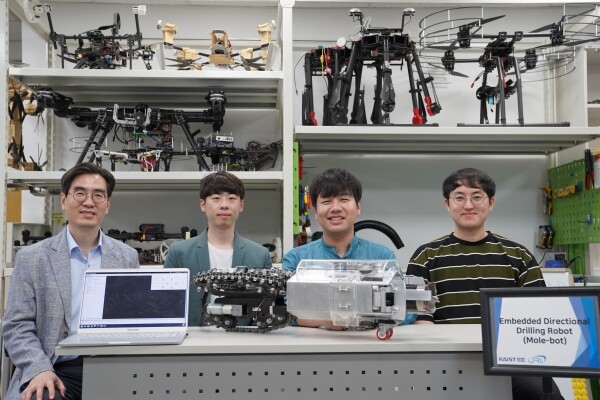 (왼쪽부터) 명현 교수, 이준석 씨, 크리스티안 씨, 임현준 씨.
