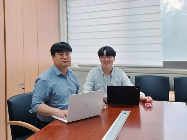 고려대 윤서원(오른쪽), 박기호 석박사통합과정생