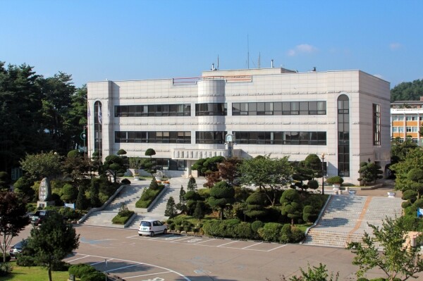 강원대학교 방재전문대학원이 행정안전부 주관 ‘재난관리 분야 전문인력 양성사업’에 선정됐다. (사진: 강원대 제공)