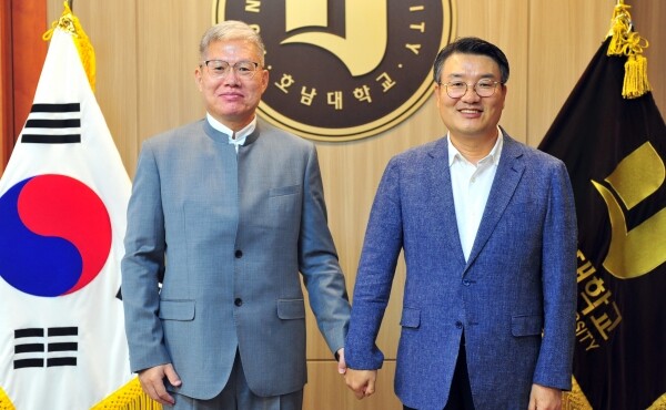 박상철 총장은 지난 4일 장청강 신임 중화인민공화국주광주총영사과 환담회를 진행했다.