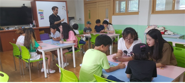 서울, 대구, 부산 등 전국 17개 시도교육청은 9일 2021학년도 공립 유치원・초등학교・특수학교 교사 임용후보자 선정경쟁시험 시행계획을 공고하고, 선발 예정인원을 발표했다. 전국 17개 시도교육청은 2021학년도에 총 6,007명의 유・초・특수학교 교사를 선발한다.