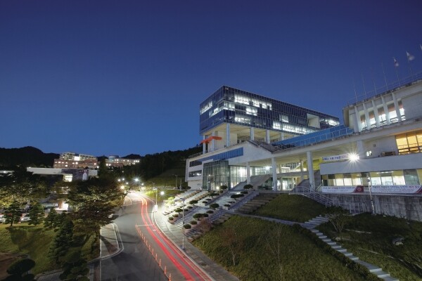 한국교통대학교 LINC+사업단은 충청권 및 권역간 사업 참여대학 공동주관으로 성과관리 자율 컨설팅을 실시했다. (사진: 한국교통대 제공)