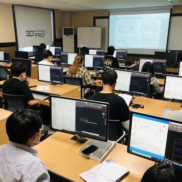 학생 취업률 향상을 위한 군산대 LINC+ 사업단 프로그램 진행 모습.