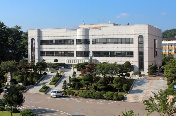 강원대학교 부설 중독과 트라우마 회복연구소는 지난 8일 ‘2020년도 ATRI 가정폭력관련 상담원 자격 교육’을 개강했다. (사진=강원대 제공)