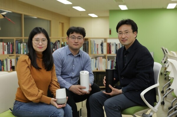 (왼쪽부터) 차나래 제1저자(KAIST), 김아욱 교수(강원대), 이의진 교수(KAIST). (사진=KAIST 제공)