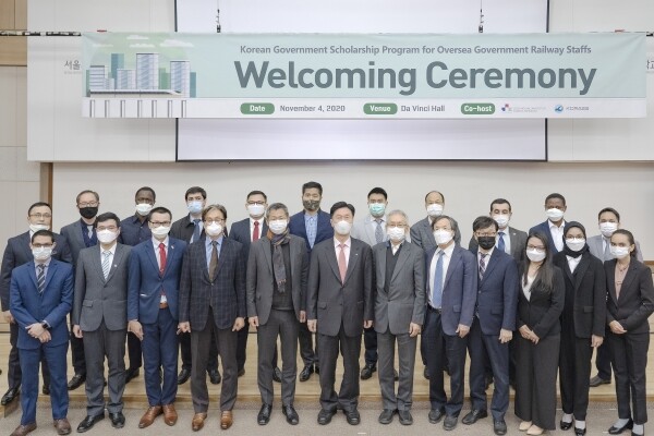 서울과학기술대학교가 지난 4일 글로벌 철도연수과정 3기 연수생 환영식을 서울과기대 다빈치관에서 진행했다. (사진=서울과기대 제공)