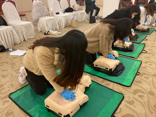 용인송담대학교 취업지원과(대학일자리센터)는 10월 29일부터 11월 20일까지 ‘2020 취업지원역량강화 심폐소생술 일반인 심화과정 자격증 특강’을 운영했다. (사진=용인송담대 제공)