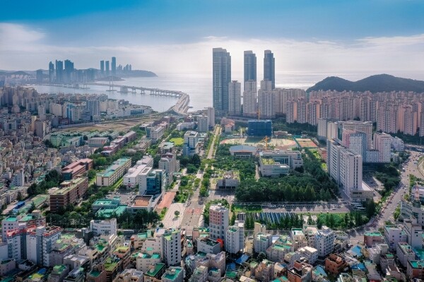 부경대학교가 4차 산업혁명 시대와 미래 신산업을 이끌 융복합 창의인재 양성을 위해 대대적인 학사조직 혁신에 나섰다. 부경대학교 전경. (사진=부경대 제공)