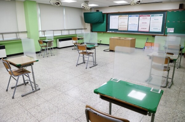 교육부는 1일 자가격리 대상 수험생의 시험장 이동과 고사장 내에서의 활동 등을 안내한 '자차 이동 격리 수험생 준수사항'을 안내했다. 사진은 청주 하이텍고에 마련된 자가격리 수험생 별도시험장. 사진=충북교육청 제공