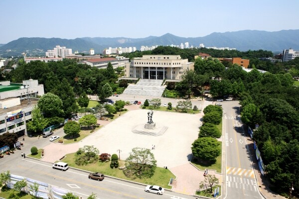 강원대학교가 교육부 주관 「2020년 국립대학 양성평등 추진실적 평가」에서 2년 연속 ‘우수대학(A등급)’에 선정됐다. (사진=강원대 제공)
