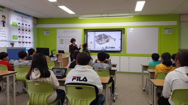 초등학교 학습 현장 전경.