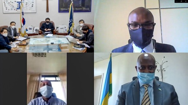 한동대와 종합기술훈련원이 유니트윈 교육협력방안 모색을 위해 진행한 원격회의 모습. 사진=한동대 제공
