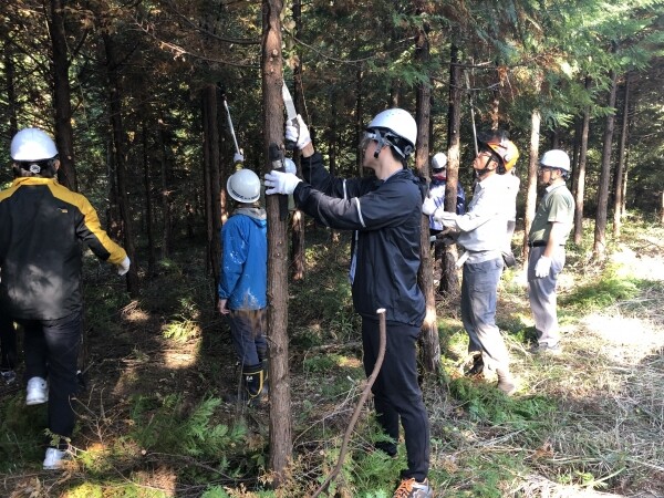 전북대 산림환경과학과 학생들의 일본 미야자키대 현장 체험 모습. 사진=전북대 제공