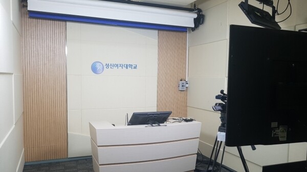 성신여대 태블릿 모니터형 스튜디오. 사진=성신여대 제공