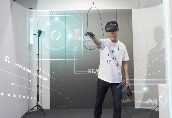 가상・증강현실 분야 매치업 사업에 선정된 남서울대 가상증강현실센터 실습 모습. 사진=남서울대 제공