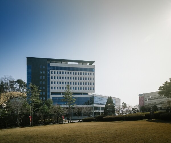 강원대 수소산업연구추진단은 산통부의 '스마트특성화 기반구축사업'에 응모해 최종 선정됐다. 강원대 삼척캠퍼스 전경. 사진=강원대 제공