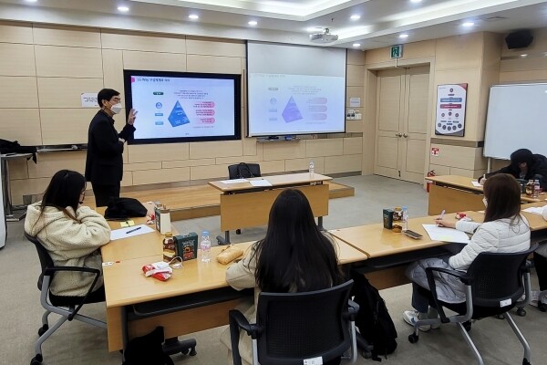 연암대 학생들이 ‘LG계열사·관계사 취업 준비반’ 프로그램에 참여하고 있다. 사진=연암대 제공
