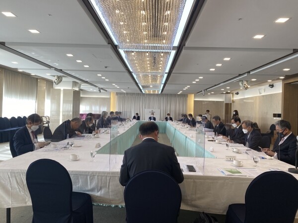 한국사립대학총장협의회 회장단이 지난 달 17일 서울 프레지던트호텔 브람스홀에서 회장단 회의를 열고 있다. 사진=사총협 홈페이지