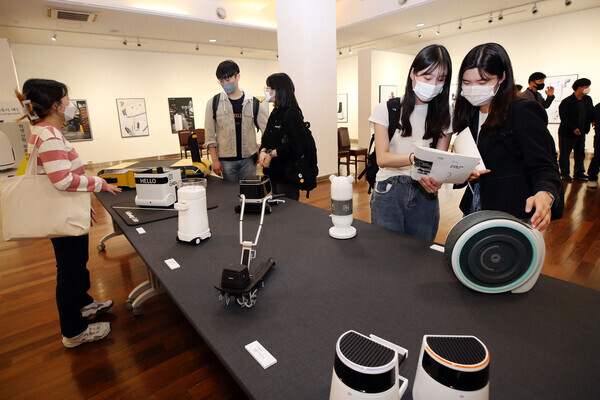 계명대의 ‘제1회 로봇 디자인 성과물 전시회’. 사진=계명대 제공