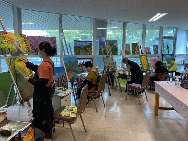 선문대 평생교육원의 '미술과정' 강좌 모습. 사진=선문대 제공