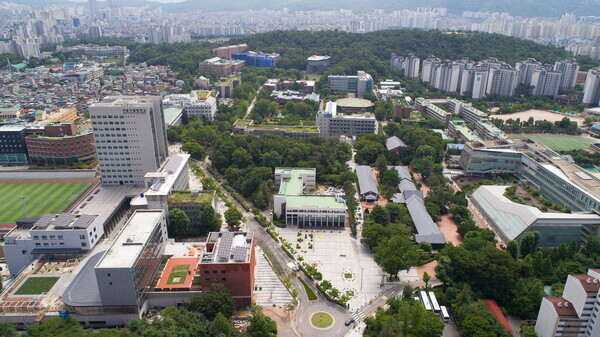 서울시립대 캠퍼스 전경.