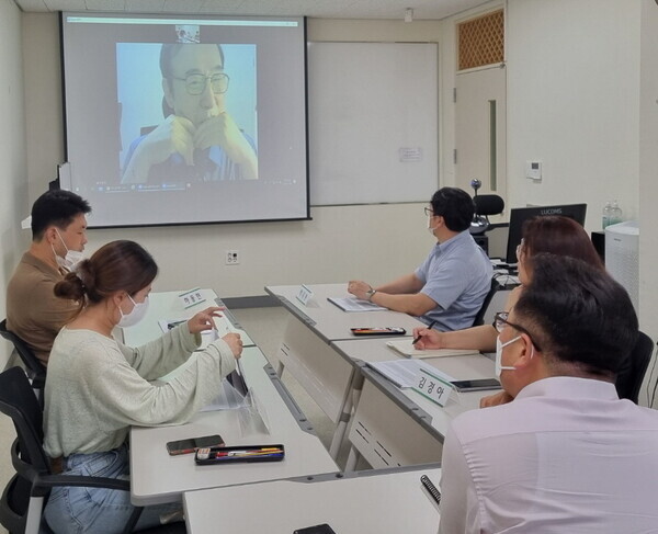 전북대 부설 공공갈등과지역혁신연구소가 마련한 지역혁신 정례세미나 모습. 사진=전북대 제공 
