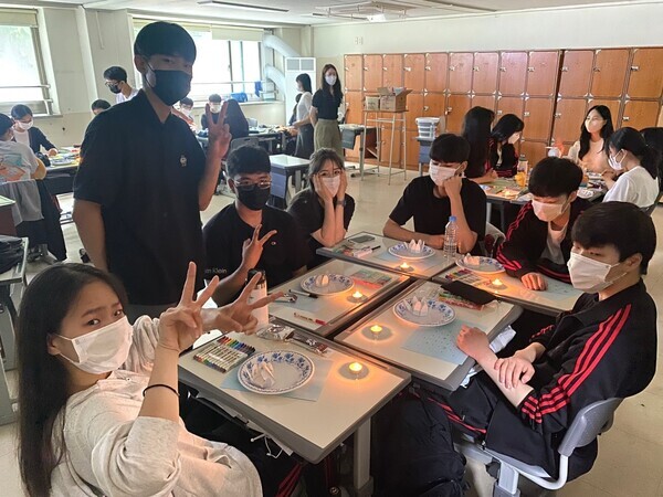 삼육보건대가 서울 삼육고등학교에서 실시한 지역 중·고교 멘토링 교육봉사 장면. 사진=삼육보건대 제공