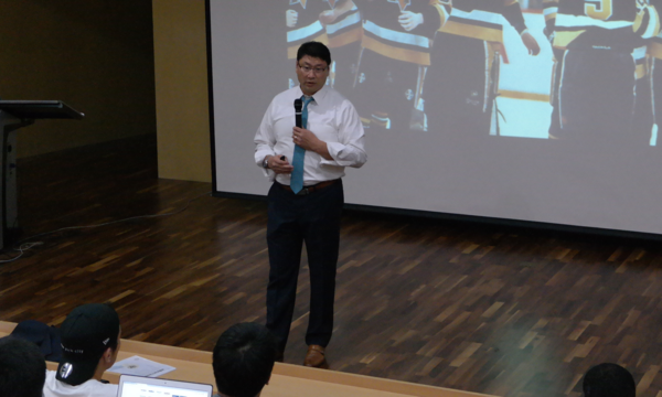 백짖선 안양 한라 아이스하키 감독의 리더십 특강 모습. 사진=서울대 제공