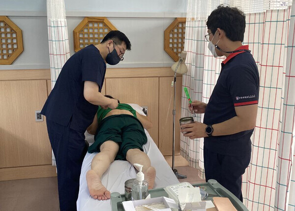 베트남 달랏의 원광대 한의진료센터가 다시 진료를 시작했다.