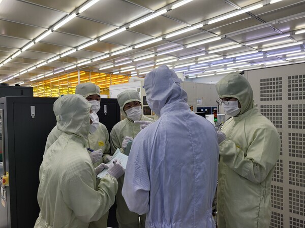 한남대 ‘지역거점형 특화프로그램’ 증 반도체 공정 실습 모습. 사진=한남대 제공