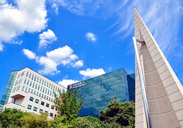 서강대학교. 본관 전경.